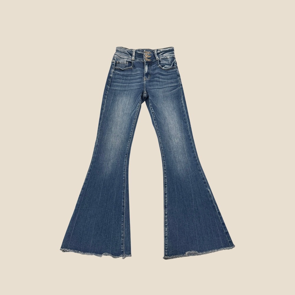 KanCan Signature Kurvy Ultra High Rise Super Flare Jeans Size 26 Medium Wash